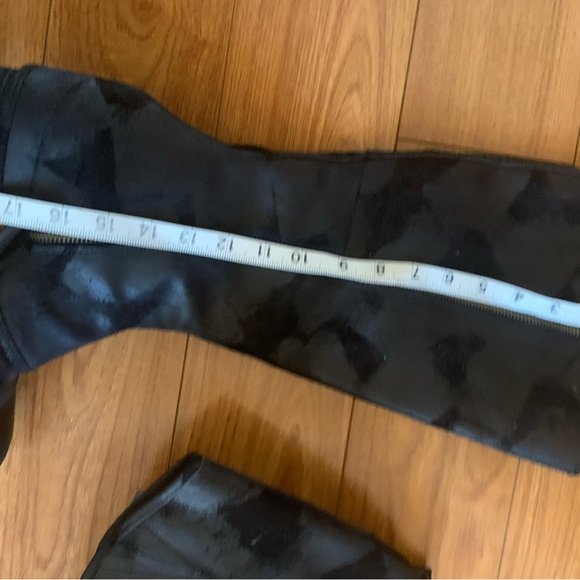 Boots - Picture 6 of 9